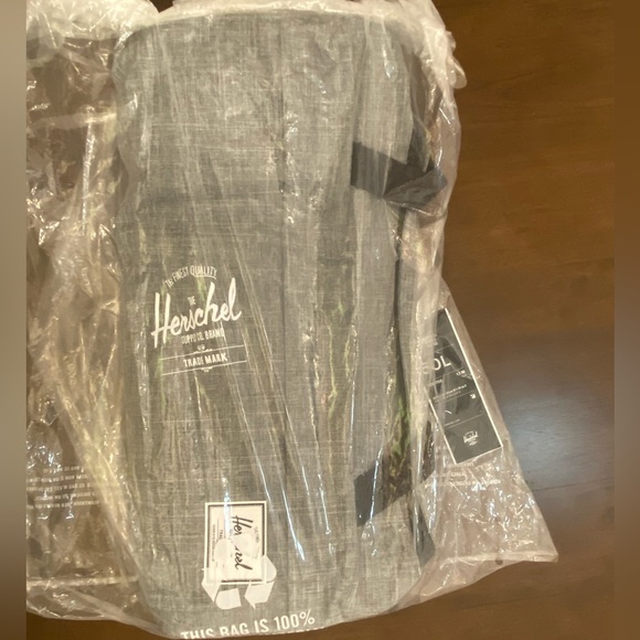 Hershel Supply Company - Outfitter Luggage 50L - Raven X - Picture 6 of 9